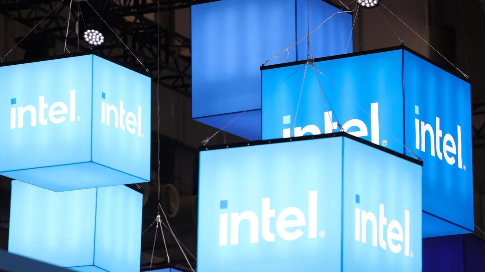 Qualcomm хочет купить Intel